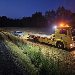 Awaria na autostradzie? Sprawdź, jak bezpiecznie wezwać pomoc!
