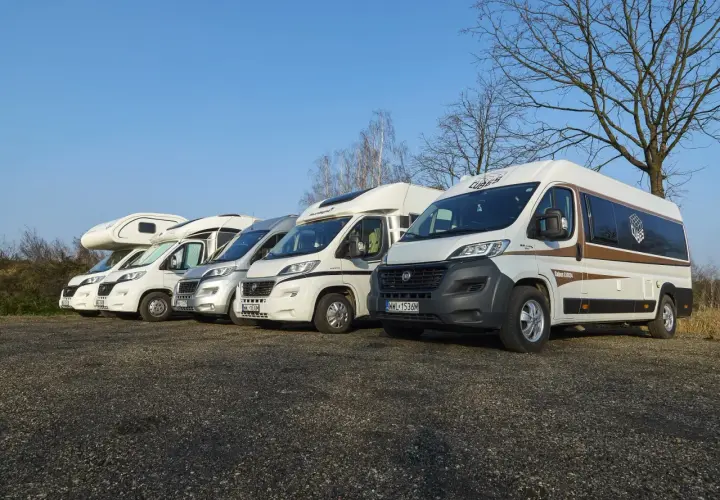 Kamper na tydzień: Ile kosztuje? Uniknij ukrytych opłat!