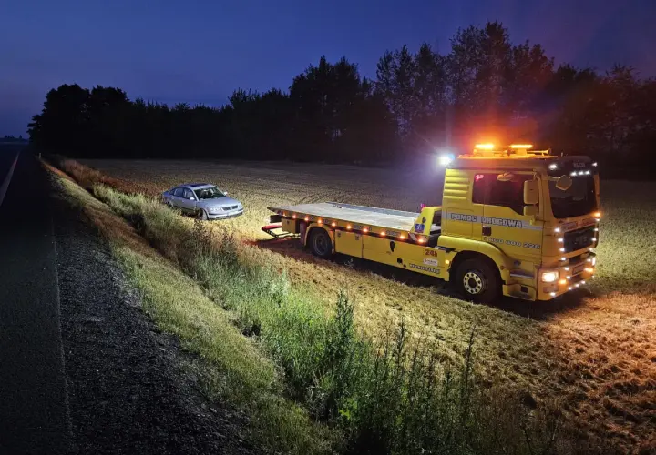 Awaria na autostradzie? Sprawdź, jak bezpiecznie wezwać pomoc!