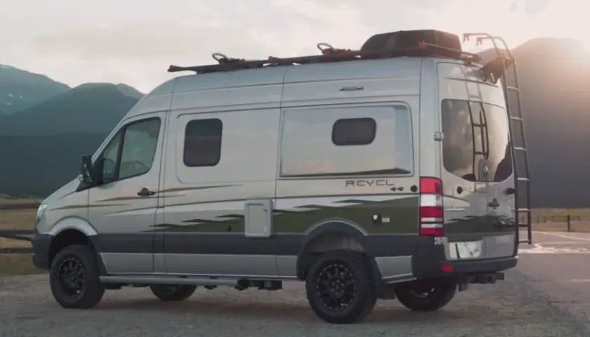 Jaki bus na kampera? Wybierz idealny model i uniknij pułapek!
