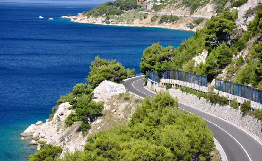 Polska-Makarska samochodem: Która trasa najszybsza i najtańsza?