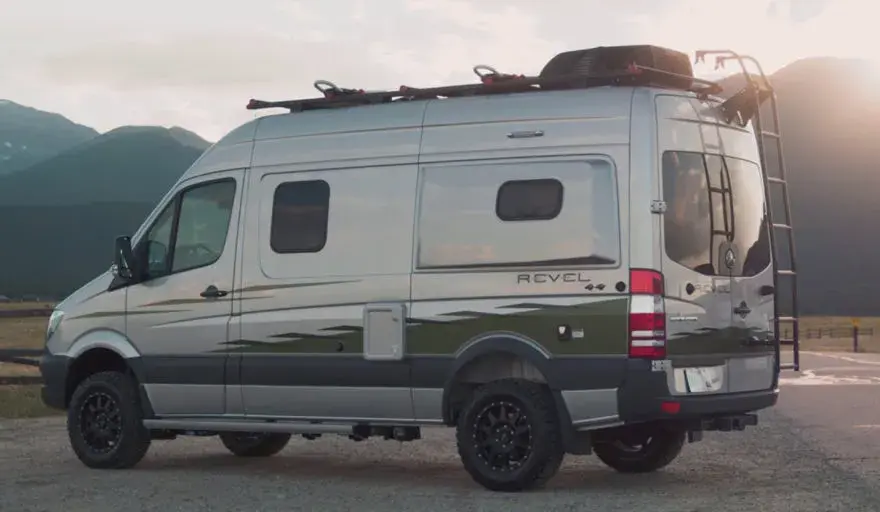 Jaki bus na kampera? Wybierz idealny model i uniknij pułapek!