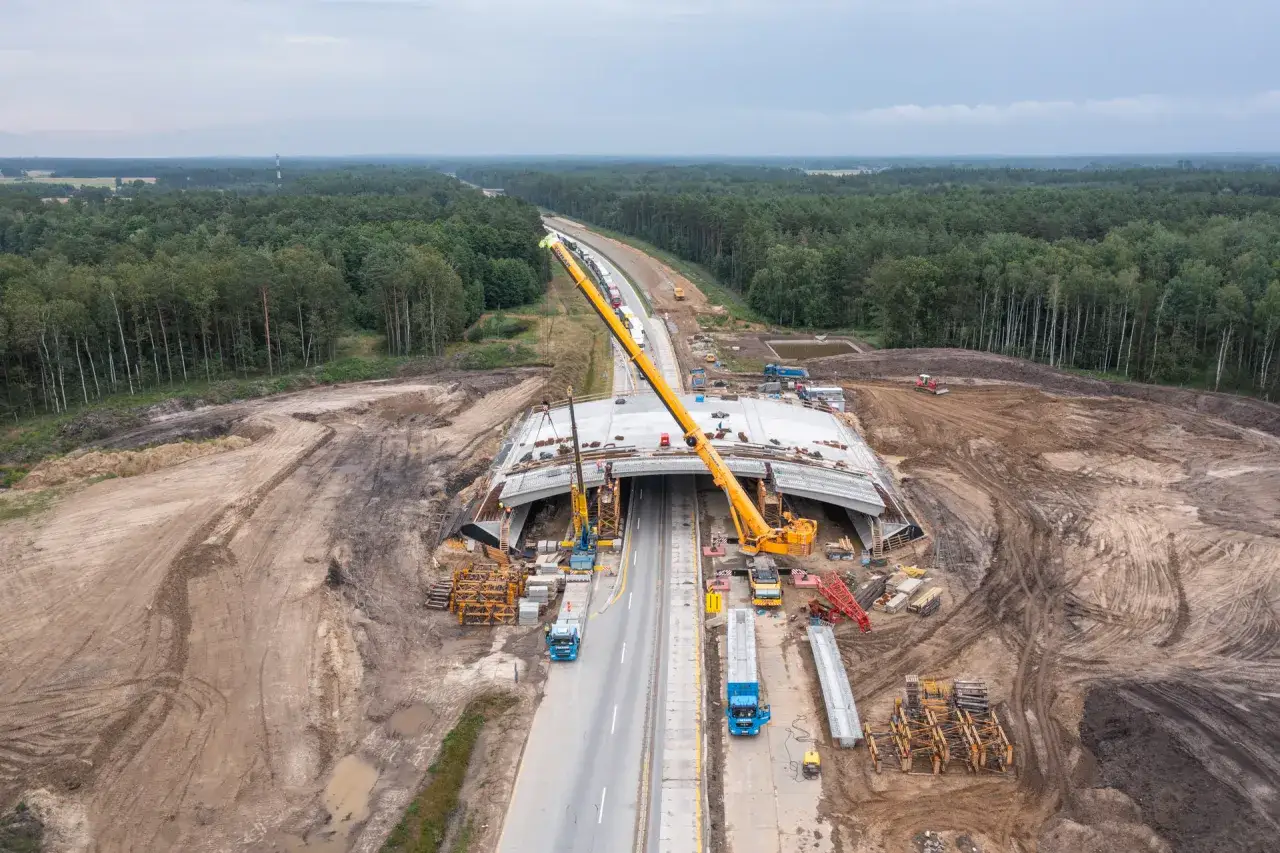 Budowa autostrady A18 maszyny