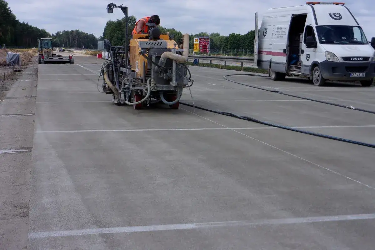 Autostrada A18 nowa nawierzchnia betonowa