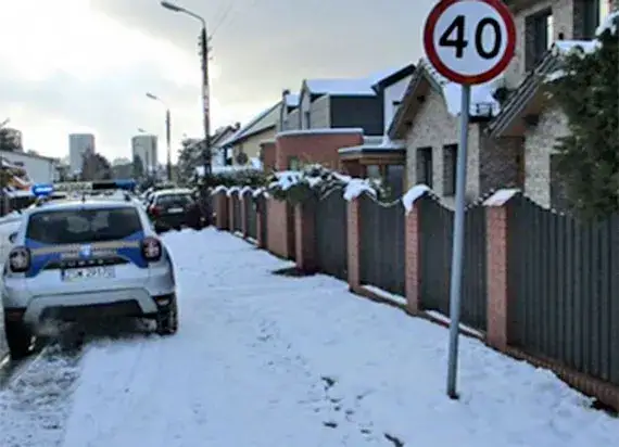 chodnik pas zieleni granica posesji